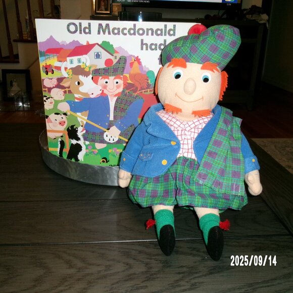 RARE Old Macdonald Had a Farm (Classic Books with Holes) Book w. Farmer Doll - Picture 2 of 9